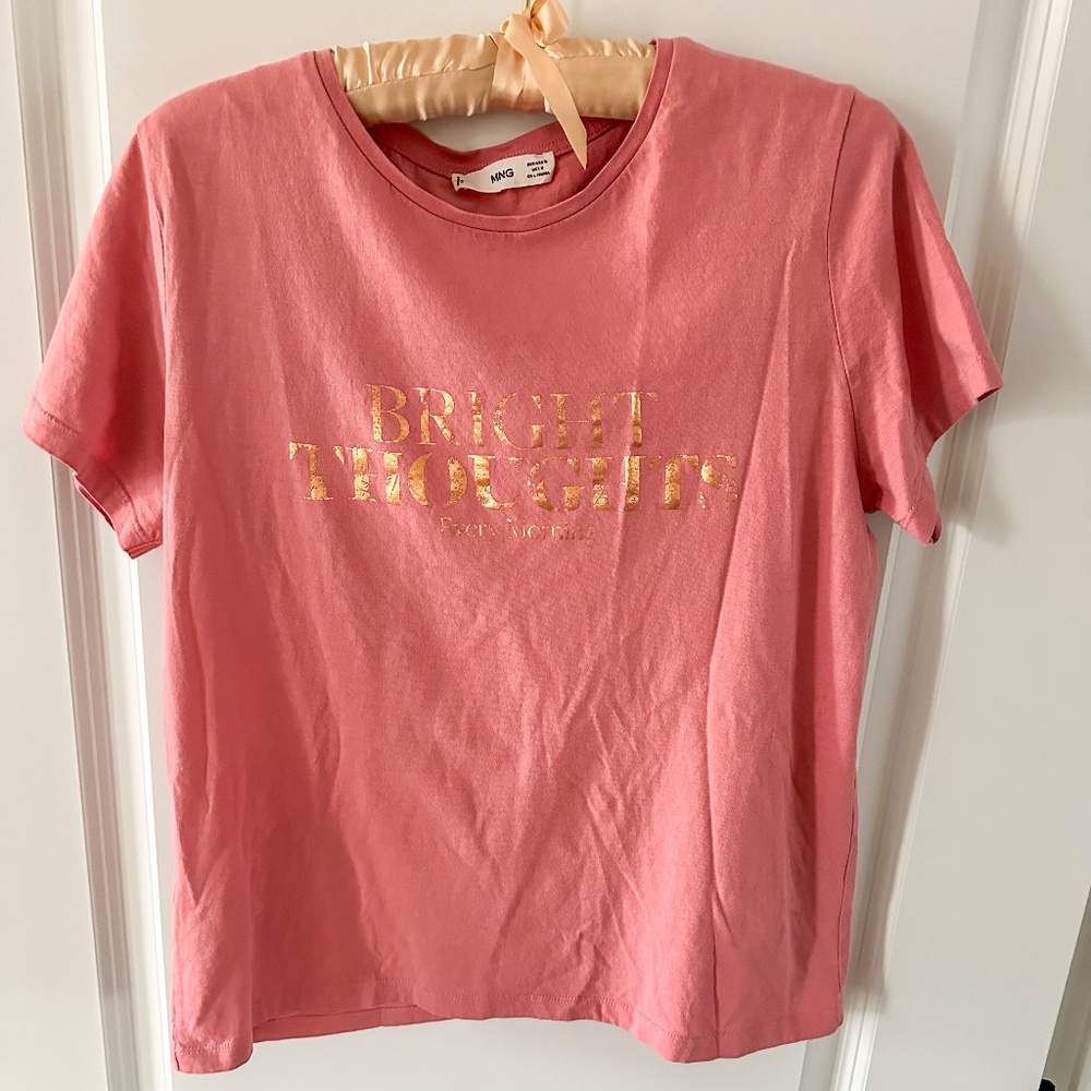 Mango pink salmon graphic tee